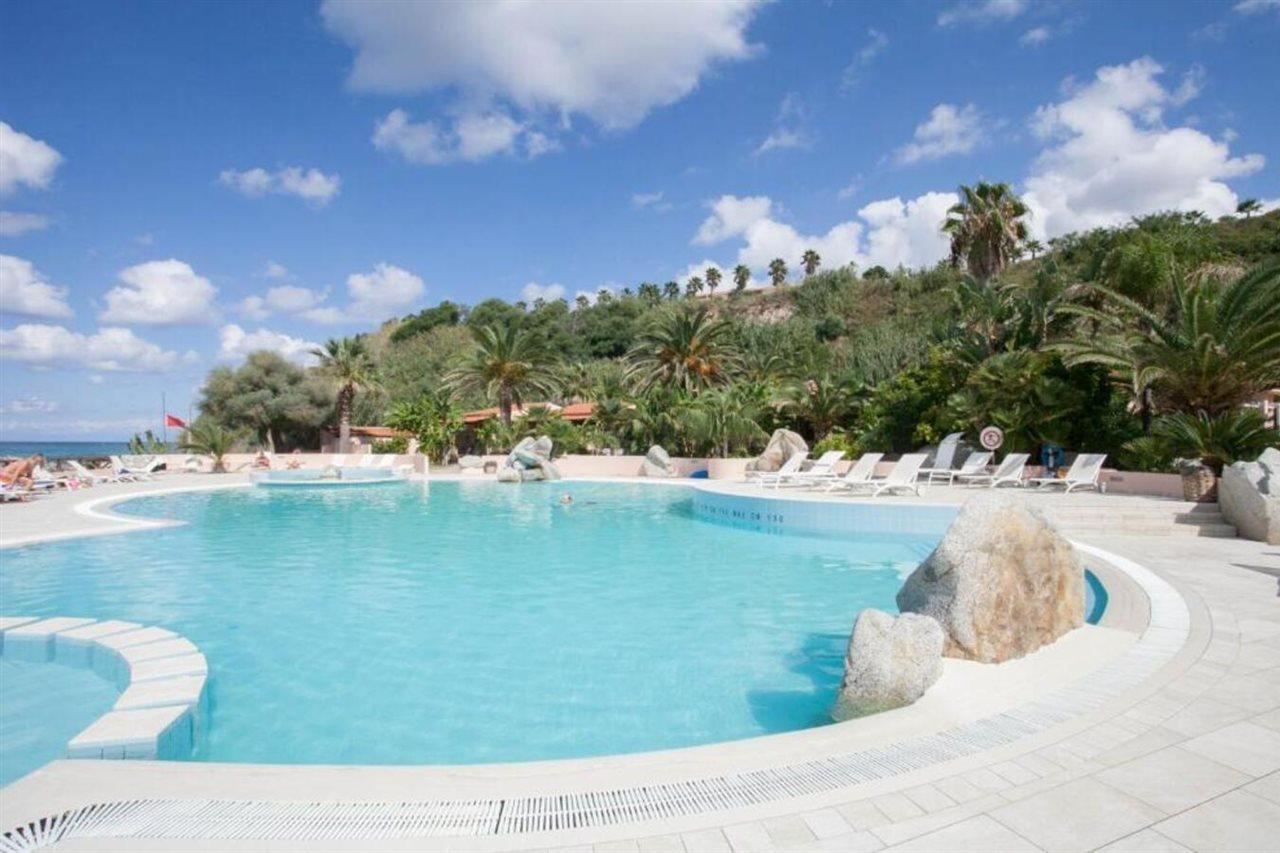 Hotel Villaggio Cala Di Volpe Capo Vaticano Esterno foto