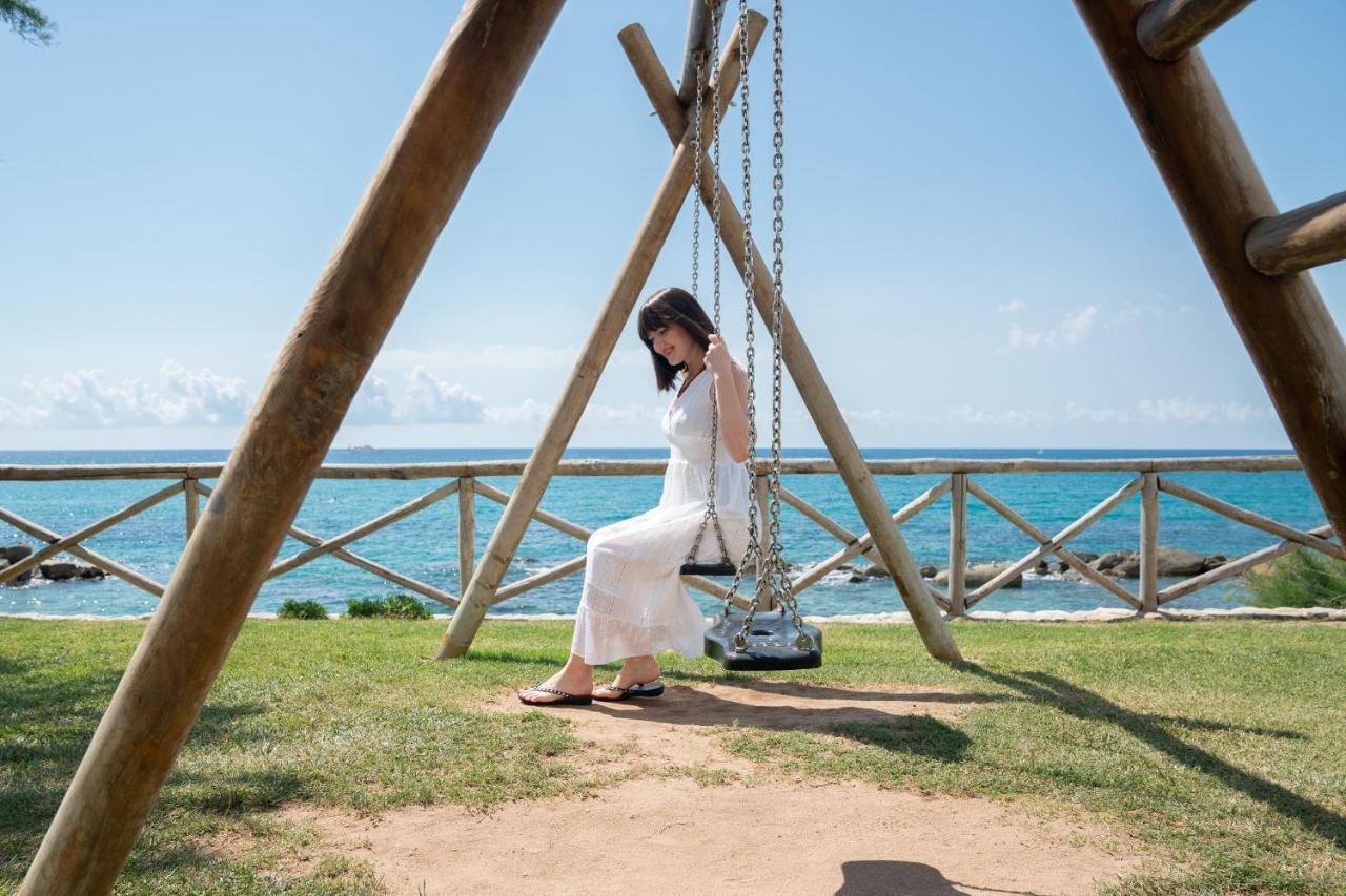 Hotel Villaggio Cala Di Volpe Capo Vaticano Esterno foto