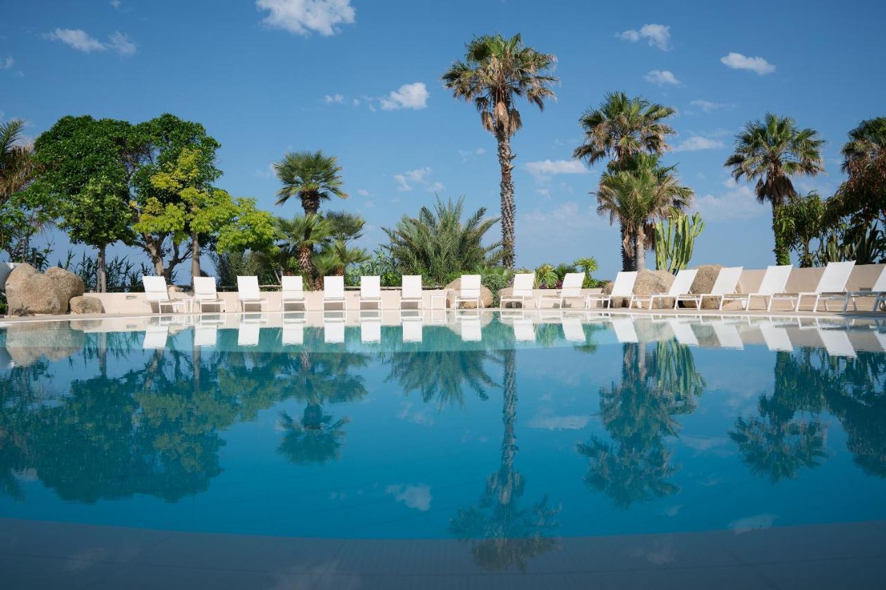 Hotel Villaggio Cala Di Volpe Capo Vaticano Esterno foto