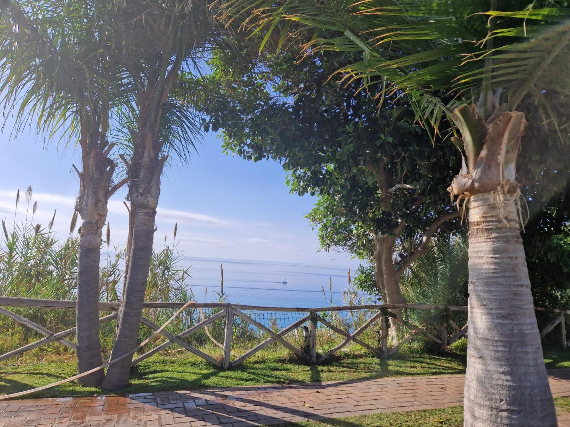 Hotel Villaggio Cala Di Volpe Capo Vaticano Esterno foto