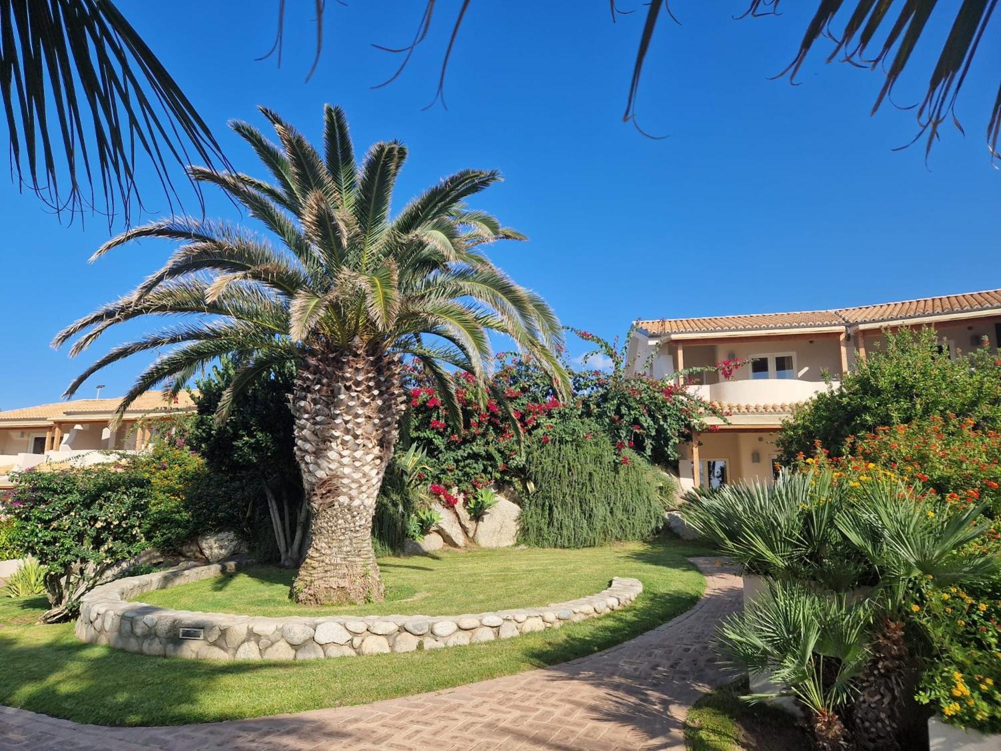 Hotel Villaggio Cala Di Volpe Capo Vaticano Esterno foto