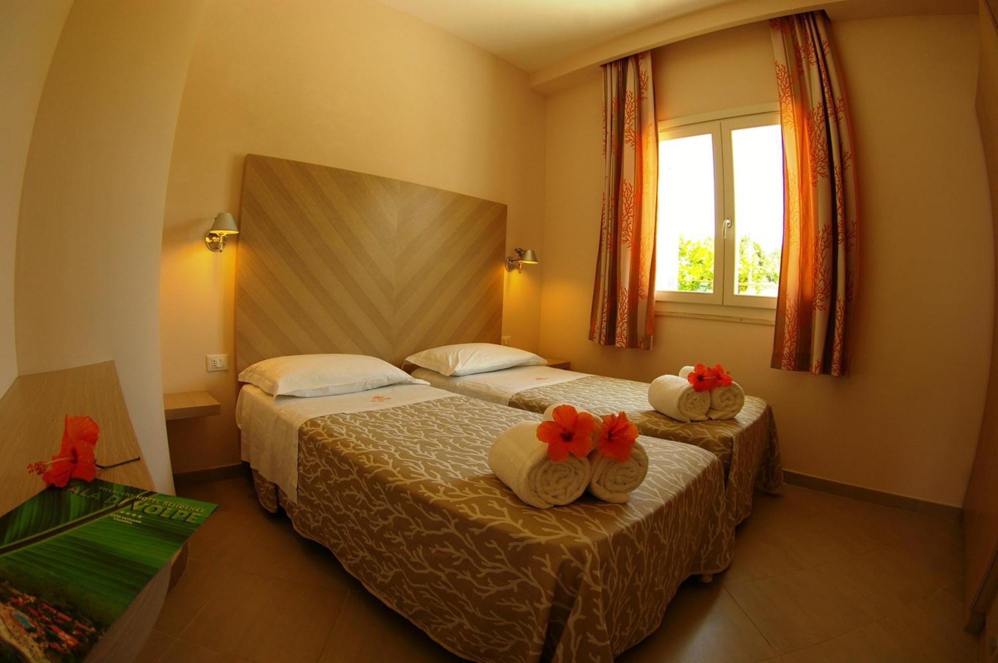 Hotel Villaggio Cala Di Volpe Capo Vaticano Esterno foto