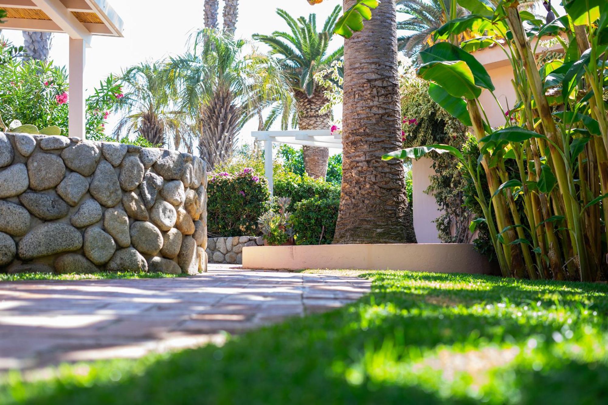 Hotel Villaggio Cala Di Volpe Capo Vaticano Esterno foto
