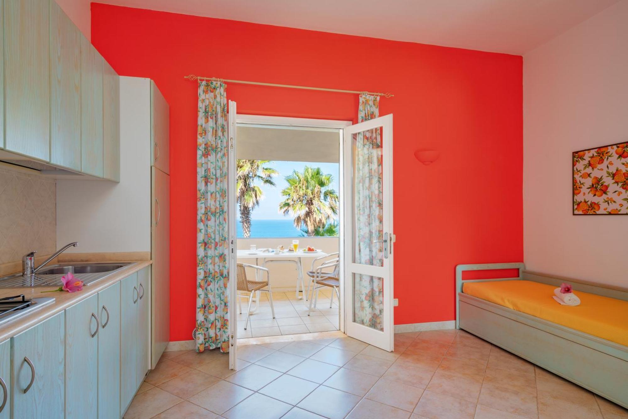 Hotel Villaggio Cala Di Volpe Capo Vaticano Esterno foto