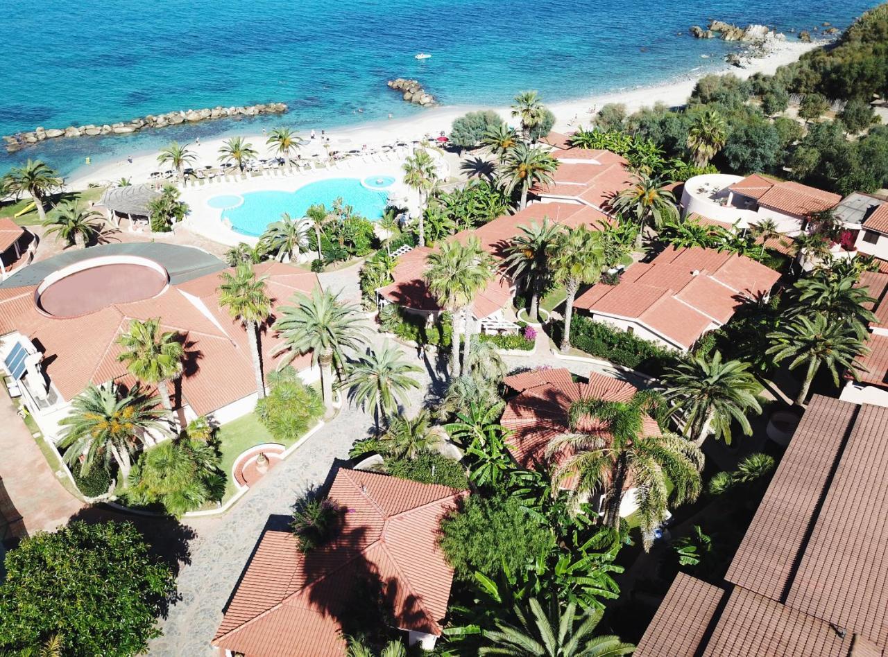 Hotel Villaggio Cala Di Volpe Capo Vaticano Esterno foto